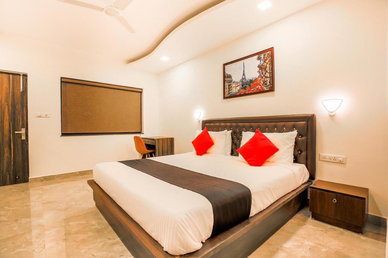 Capital O 18910 La Gracia Resort Morjim Bagian luar foto