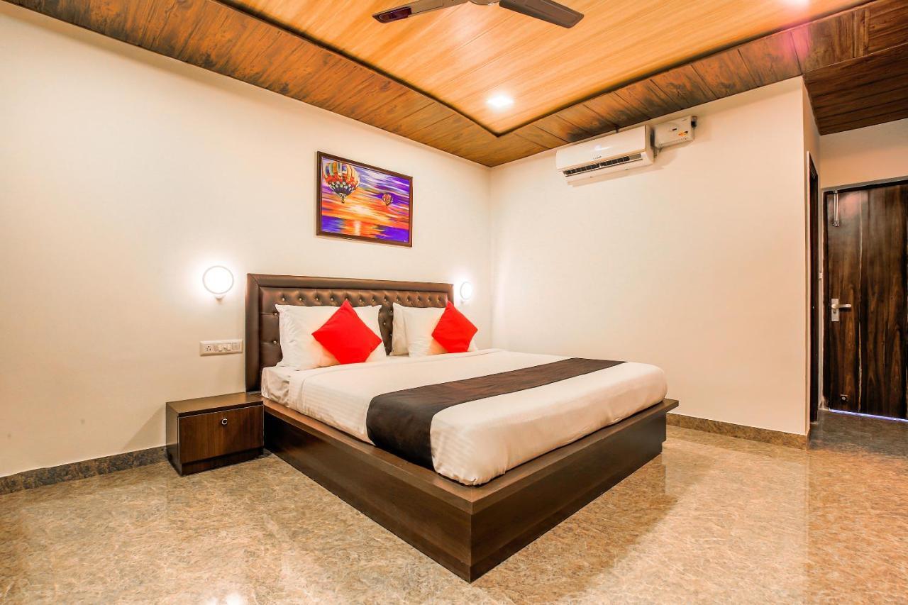 Capital O 18910 La Gracia Resort Morjim Bagian luar foto